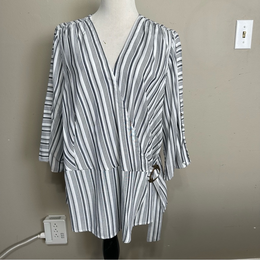 Cato‘s crest women’s 18/20 black and white striped faux wrapped blouse
